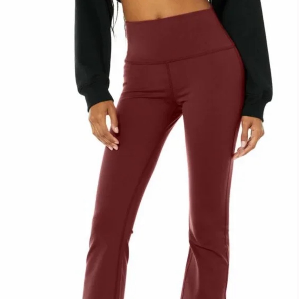 NWOT Alo Airbrush High Waist Flare Legging cranberry